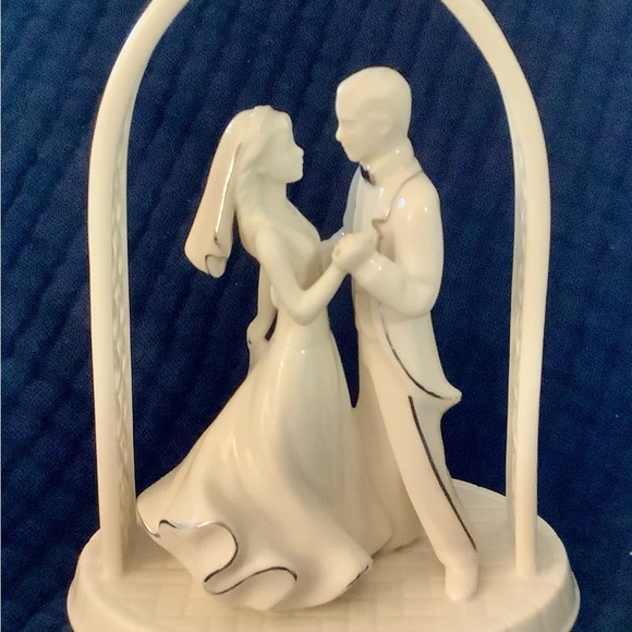Vintage Lenox Bride And Groom Porcelain Wedding Cake
Topper - Picture 11 of 12